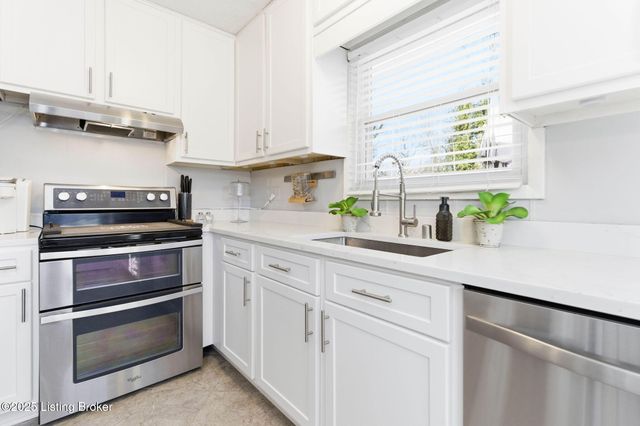 3121 Lynnwood Way, Jeffersontown, KY 40299