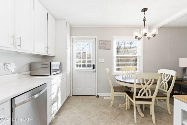 3121 Lynnwood Way, Jeffersontown, KY 40299