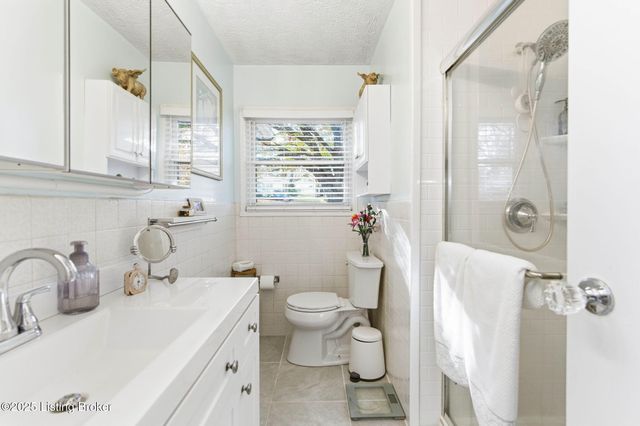 3121 Lynnwood Way, Jeffersontown, KY 40299