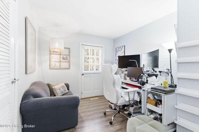 3121 Lynnwood Way, Jeffersontown, KY 40299