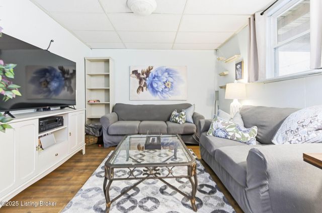 3121 Lynnwood Way, Jeffersontown, KY 40299