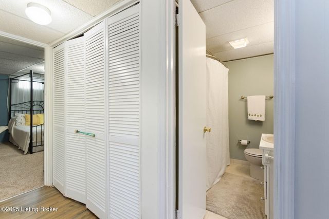 3121 Lynnwood Way, Jeffersontown, KY 40299