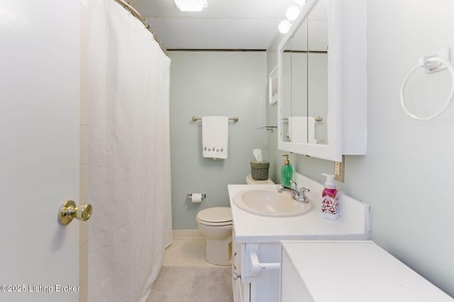 3121 Lynnwood Way, Jeffersontown, KY 40299