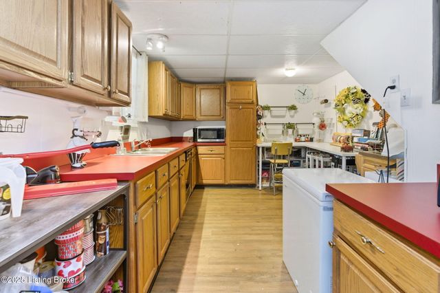 3121 Lynnwood Way, Jeffersontown, KY 40299