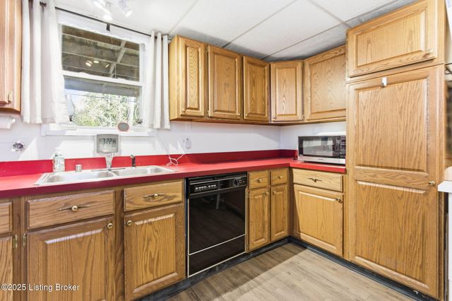 3121 Lynnwood Way, Jeffersontown, KY 40299