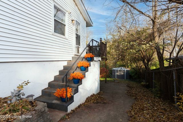 3121 Lynnwood Way, Jeffersontown, KY 40299