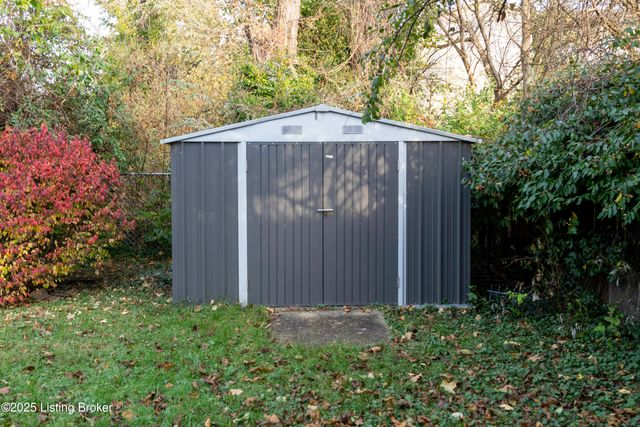 3121 Lynnwood Way, Jeffersontown, KY 40299