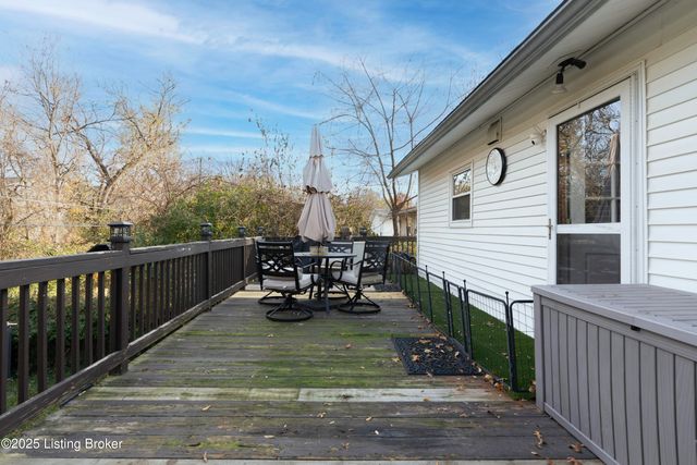 3121 Lynnwood Way, Jeffersontown, KY 40299