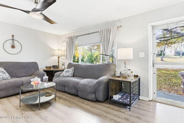 3121 Lynnwood Way, Jeffersontown, KY 40299