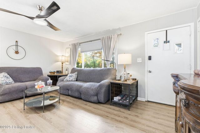 3121 Lynnwood Way, Jeffersontown, KY 40299