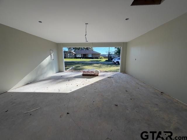 623 N Weldon Street, Frankston, TX 75763