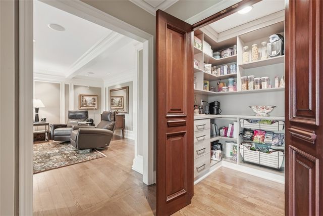 2113 Blairmont Dr, Upper St Clair, PA 15241