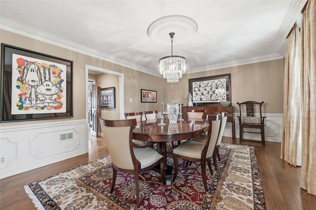 2113 Blairmont Dr, Upper St Clair, PA 15241