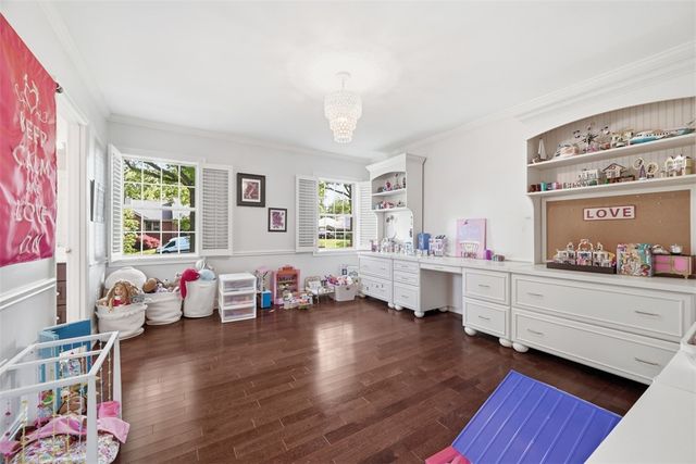 2113 Blairmont Dr, Upper St Clair, PA 15241