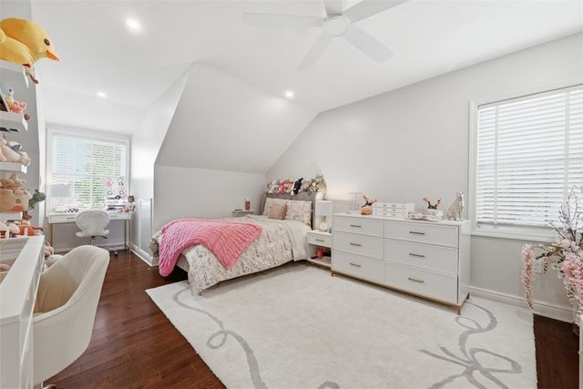 2113 Blairmont Dr, Upper St Clair, PA 15241
