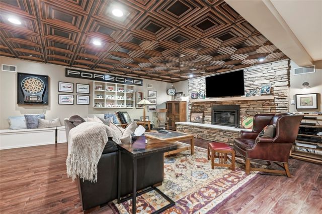 2113 Blairmont Dr, Upper St Clair, PA 15241