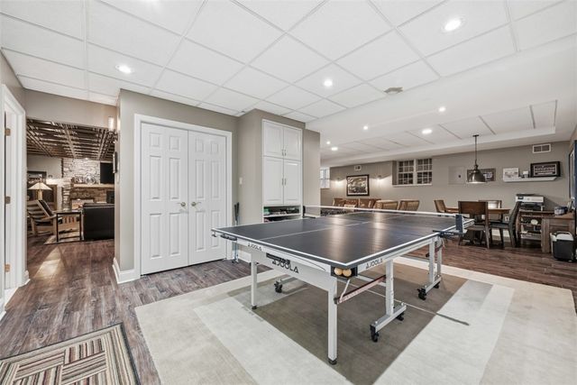 2113 Blairmont Dr, Upper St Clair, PA 15241