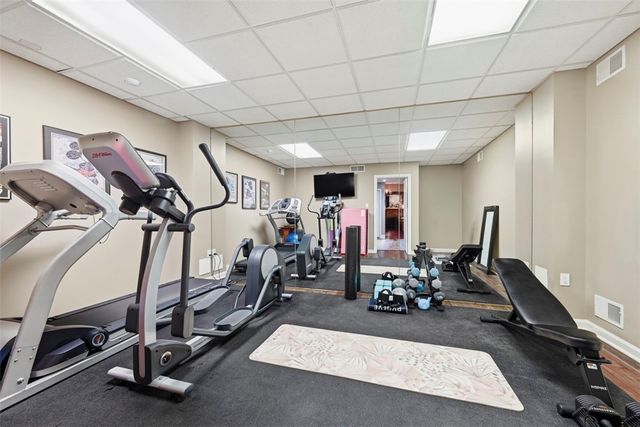 2113 Blairmont Dr, Upper St Clair, PA 15241