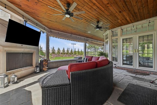2113 Blairmont Dr, Upper St Clair, PA 15241