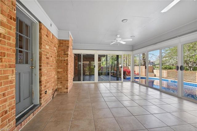 1109 Cresthaven LN, Virginia Beach, VA 23464