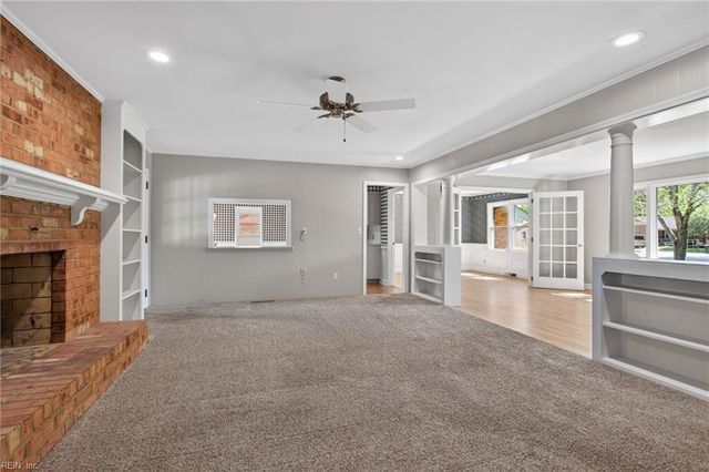 1109 Cresthaven LN, Virginia Beach, VA 23464