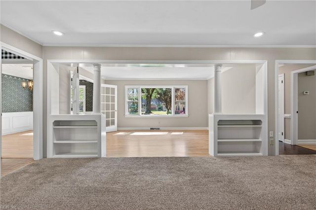 1109 Cresthaven LN, Virginia Beach, VA 23464