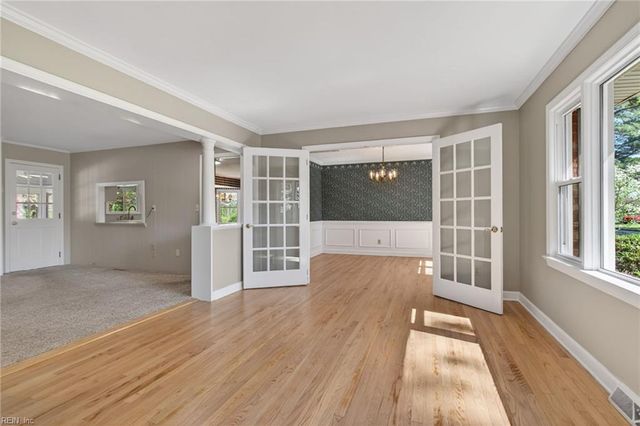 1109 Cresthaven LN, Virginia Beach, VA 23464