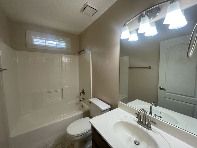 2121 Ransom Pl, Nashville, TN 37217