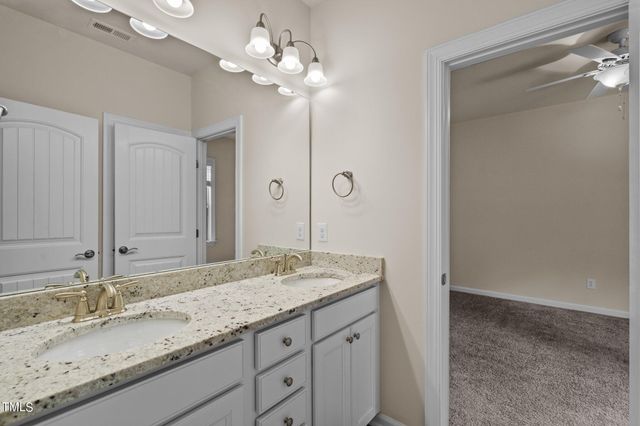 1882 Blue Jay Point, Apex, NC 27502