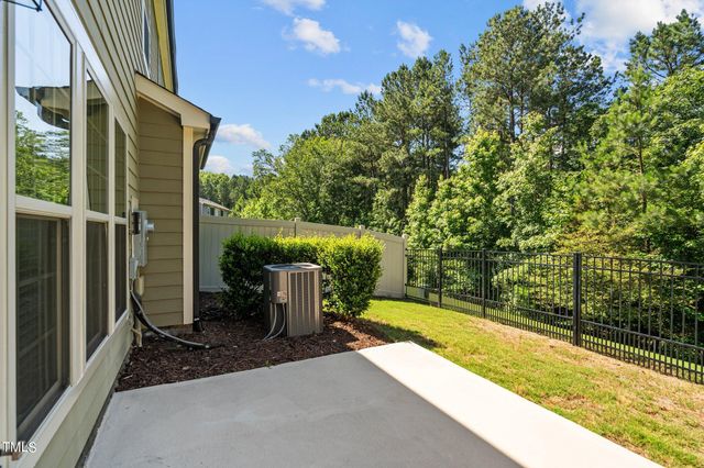 1882 Blue Jay Point, Apex, NC 27502
