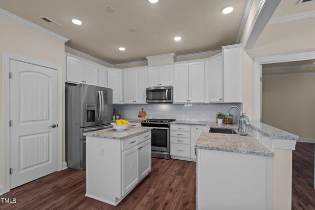 1882 Blue Jay Point, Apex, NC 27502