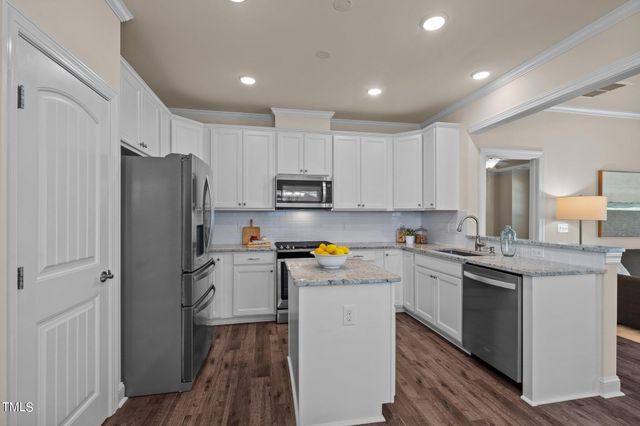 1882 Blue Jay Point, Apex, NC 27502
