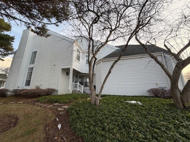 428 Country Lane Court, Wauconda, IL 60084