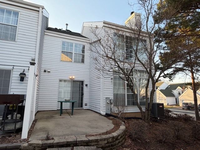 428 Country Lane Court, Wauconda, IL 60084