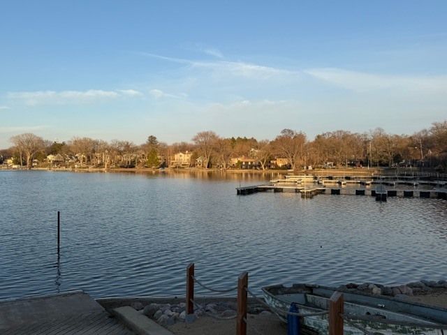 428 Country Lane Court, Wauconda, IL 60084