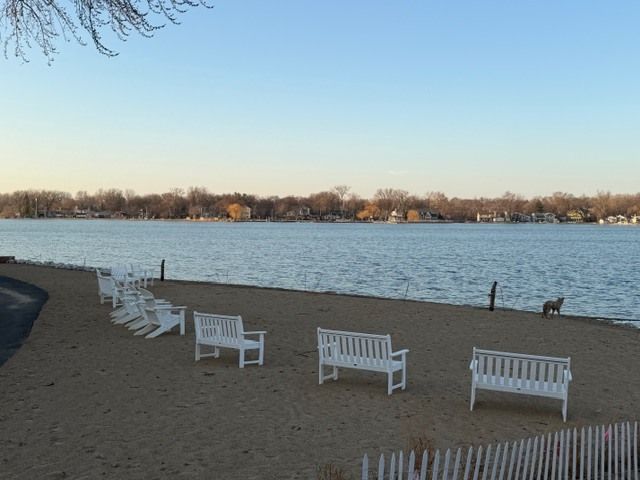 428 Country Lane Court, Wauconda, IL 60084