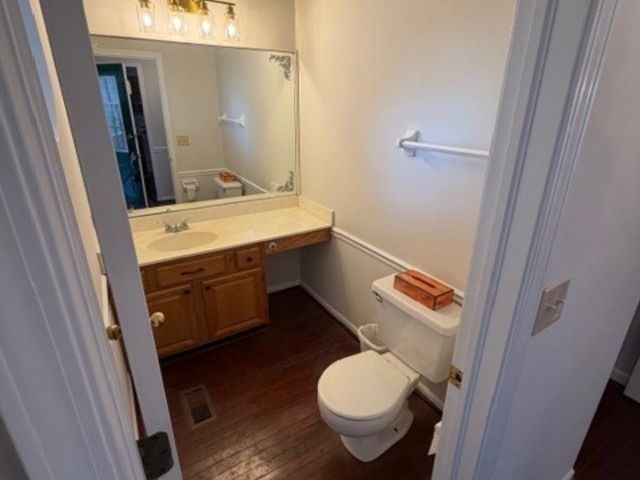 428 Country Lane Court, Wauconda, IL 60084