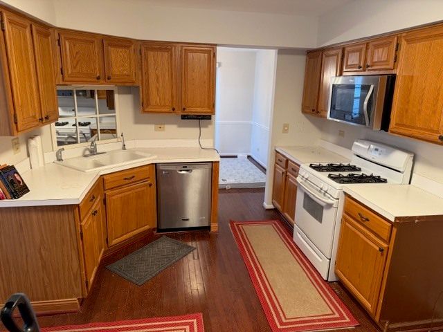 428 Country Lane Court, Wauconda, IL 60084