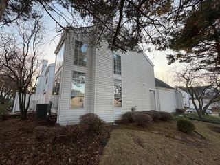 428 Country Lane Court, Wauconda, IL 60084