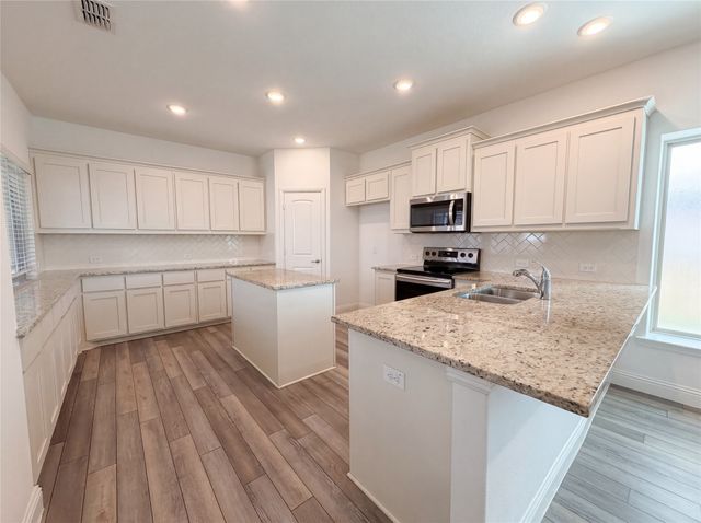 568 Val Verde Street, Aubrey, TX 76227