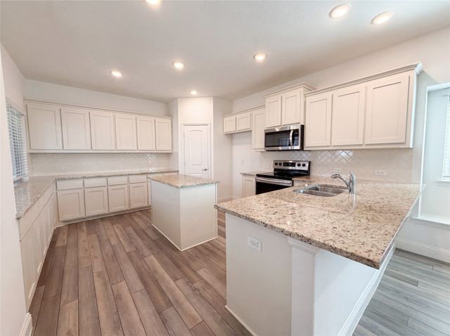 568 Val Verde Street, Aubrey, TX 76227