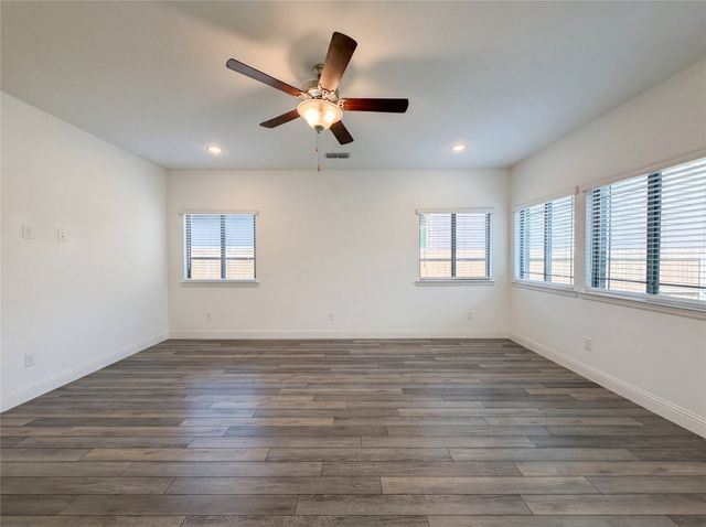 568 Val Verde Street, Aubrey, TX 76227