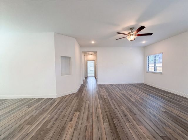 568 Val Verde Street, Aubrey, TX 76227