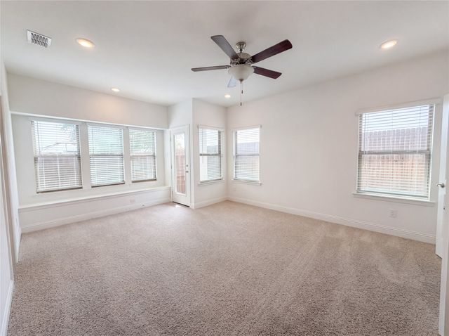 568 Val Verde Street, Aubrey, TX 76227