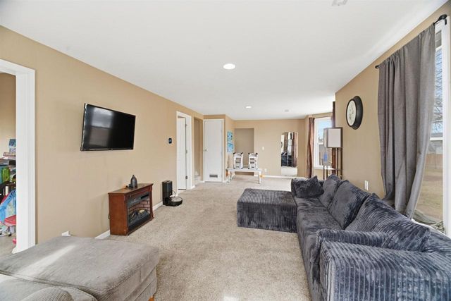 426 W 10TH STREET, Kaukauna, WI 54130