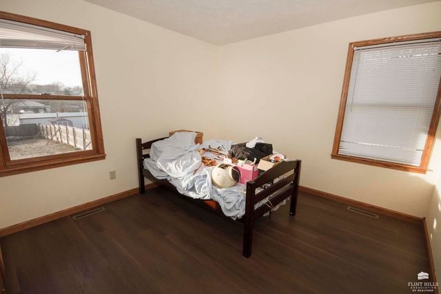 611 Dogwood Street, Wakefield, KS 67487