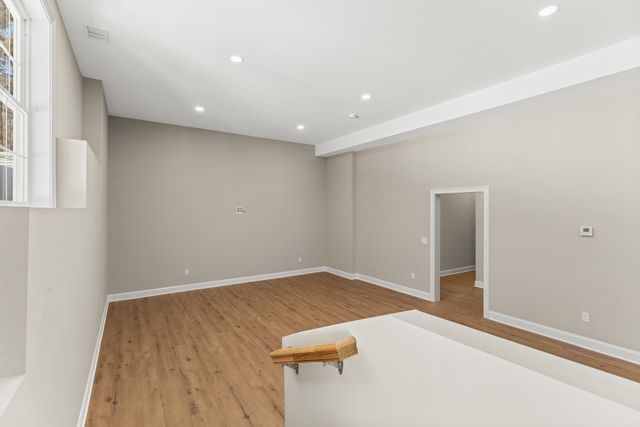 16 Porch Light Drive UNIT 2, Dover, NH 03820