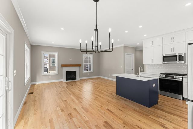 16 Porch Light Drive UNIT 2, Dover, NH 03820