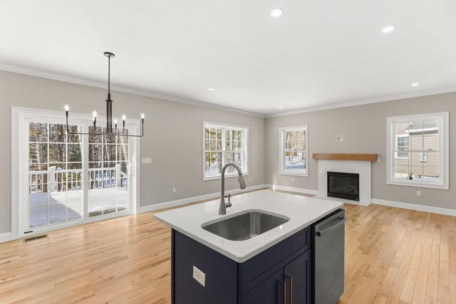 16 Porch Light Drive UNIT 2, Dover, NH 03820