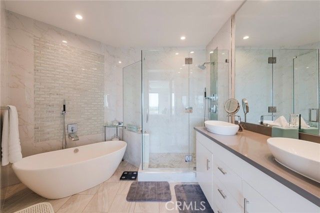 230 Lille Lane 113, Newport Beach, CA 92663